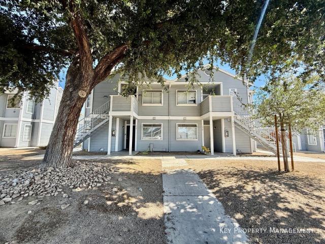2 BR, 1 BA Apartment 1856 Nebula Dr, Las Vegas, NV 89115