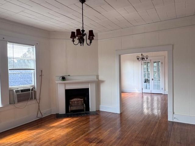 2 BR, 1 BA Apartment 1867 Old Government Street, Unit Unit B, Mobile, AL 36606