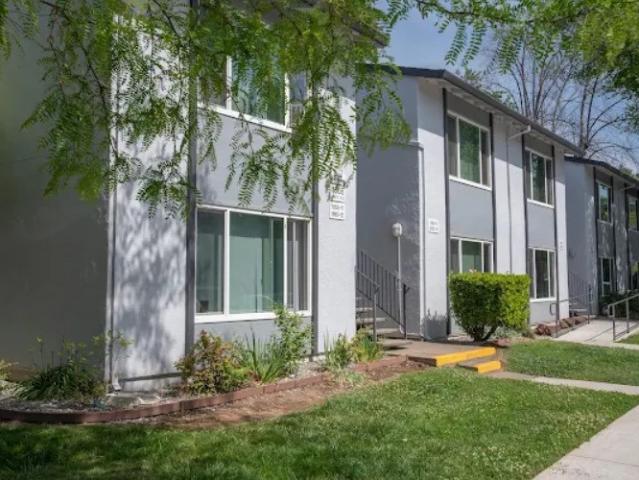 2 BR, 1 BA Apartment 1895 Benton Drive, Redding, CA 96003
