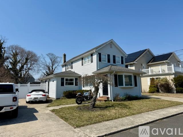 2 BR, 1 BA Apartment 18 Brown Place, Ocean Township, NJ 07755