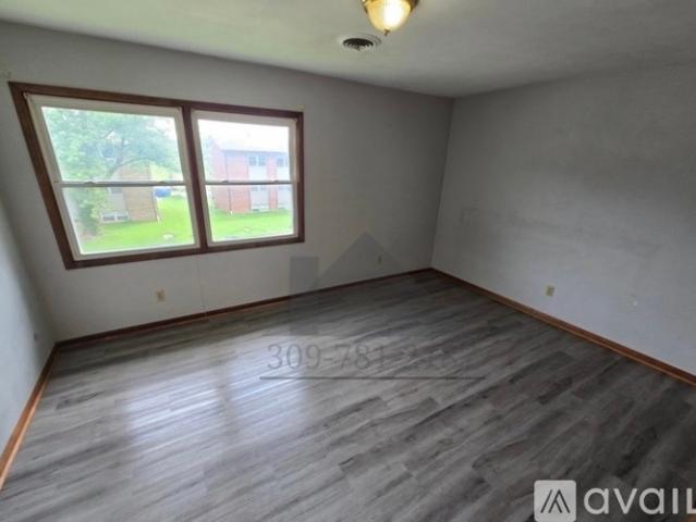 2 BR, 1 BA Apartment 1902 16th St, Unit Top unit, Silvis, IL 61282
