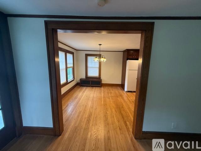2 BR, 1 BA Apartment 1909 Main Street, Unit Unit 2, Glastonbury, CT 06033