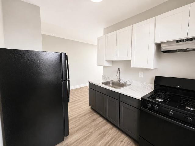 2 BR, 1 BA Apartment 190 Carroll St, Paterson, NJ 07501 2040