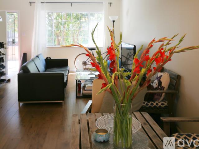 2 BR, 1 BA Apartment 190 Gladys Avenue, Unit D, Mountain View, CA 94043