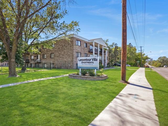 2 BR, 1 BA Apartment 190 Larpenteur Avenue West Unit 180 101, Saint Paul, MN 55113