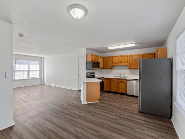 2 BR, 1 BA Apartment 1911 Hazelwood Ave Unit 1903, Fort Wayne, IN 46805