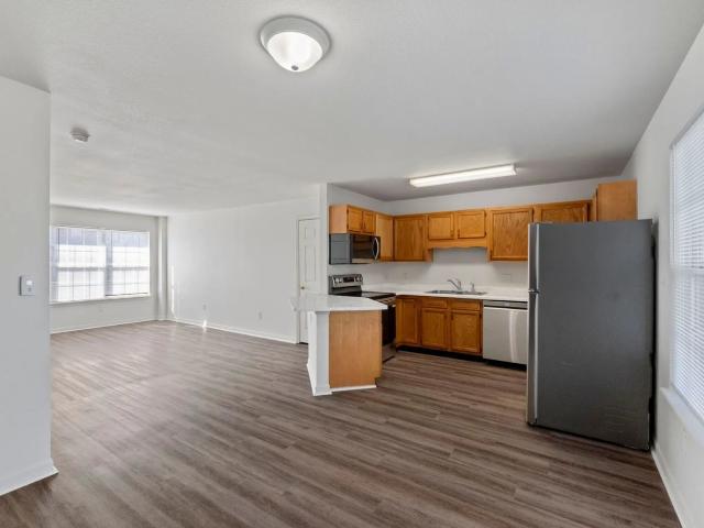 2 BR, 1 BA Apartment 1911 Hazelwood Ave Unit 2 beds, 1 bath, $1050, Fort Wayne, IN 46805