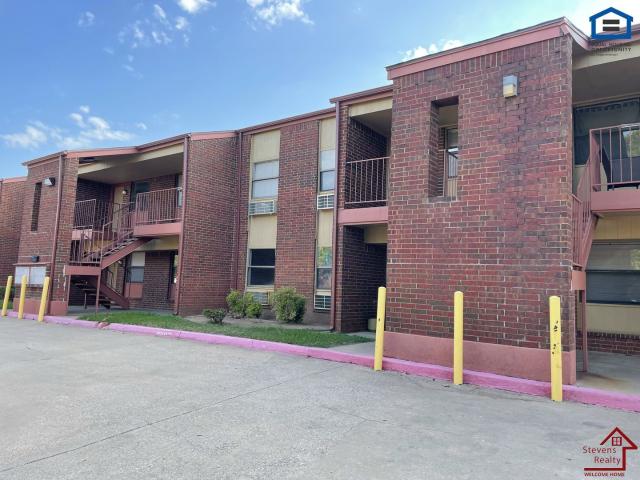 2 BR, 1 BA Apartment 1912 SW D Avenue, Lawton, OK 73501