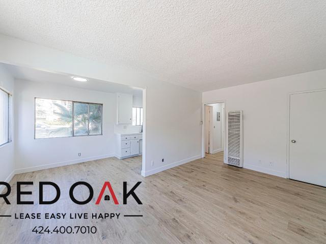 2 BR, 1 BA Apartment 19148 Sherman Way, Los Angeles, CA 91335