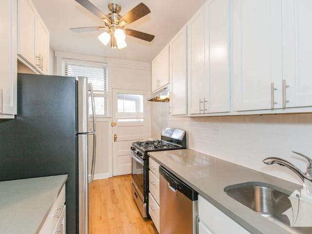 2 BR, 1 BA Apartment 1920 West Winona Street, Chicago, IL 60640