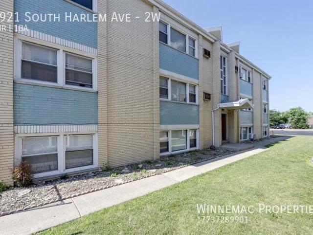 2 BR, 1 BA Apartment 1921 South Harlem Ave, Berwyn, IL 60402