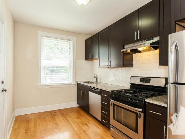 2 BR, 1 BA Apartment 1925 West Winona, Chicago, IL 60640