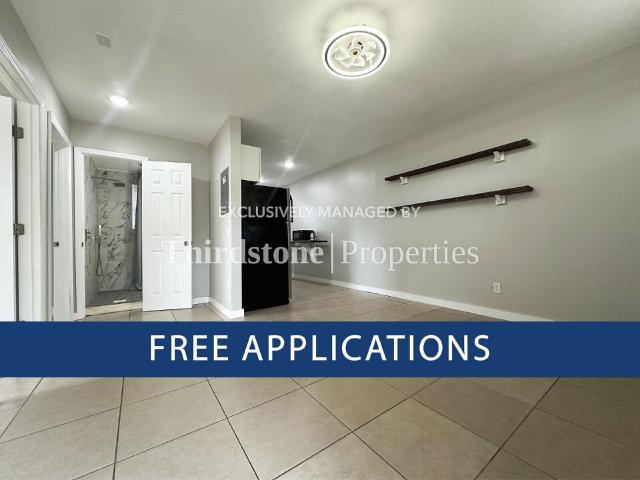 2 BR, 1 BA Apartment 1930 Park Street, Atlantic Beach, FL 32233
