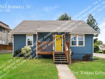 2 BR, 1 BA Apartment 1947 Burwell St, Bremerton, WA 98337