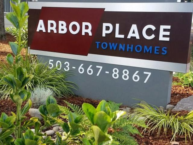 2 BR, 1 BA Apartment 19550 East Burnside Street Unit 27, Portland, OR 97233