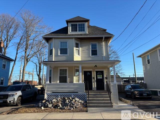 2 BR, 1 BA Apartment 19 Darina Pl, Unit 2, Milford, CT 06460