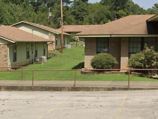 2 BR, 1 BA Apartment 1001 Lakeview Drive, Lone Star, TX 75668
