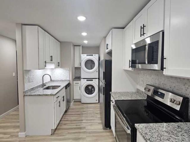 2 BR, 1 BA Apartment 1005 N. Main St. Ext Wallingford, CT 06492