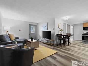 2 BR, 1 BA Apartment 1005 South Lake Street, Unit G, Neenah, WI 54956