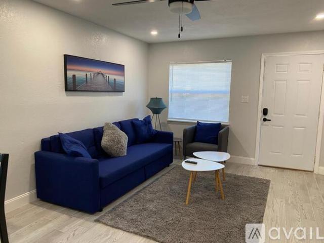 2 BR, 1 BA Apartment 1007 Hawkins St, Unit A, Clearwater, FL 33756