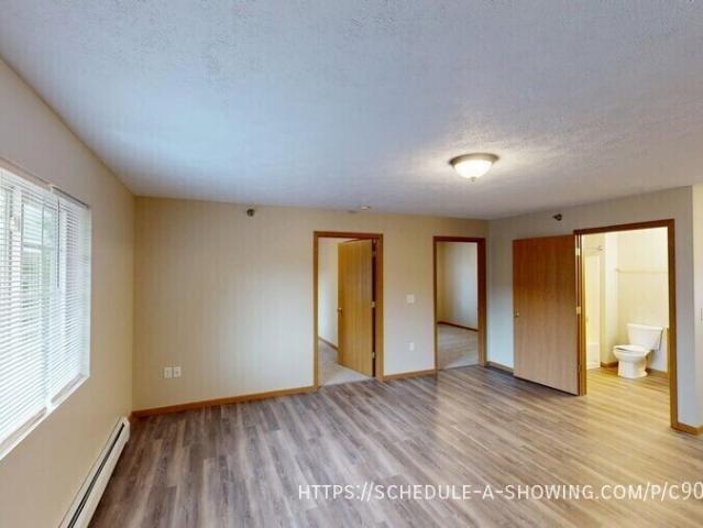 2 BR, 1 BA Apartment 1007 W. Ridge Street, Marquette, MI 49855