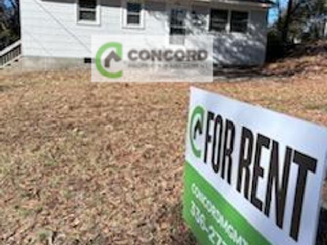 2 BR, 1 BA Apartment 1008 Dillard St, Greensboro, NC 27403