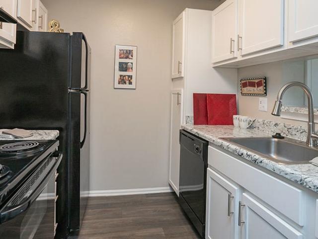2 BR, 1 BA Apartment 100 Brentwood Place Unit 0405, Nashville, TN 37211
