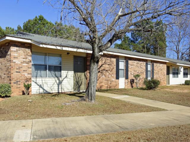2 BR, 1 BA Apartment 100 Fort Deposit Villas, Fort Deposit, AL 36032