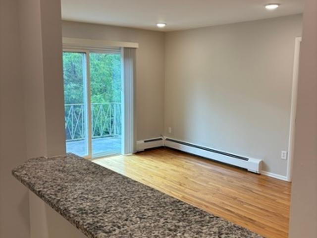 2 BR, 1 BA Apartment 100 Orchard St, Unit B12, East Greenbush, NY 12061
