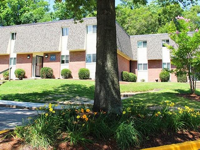 2 BR, 1 BA Apartment 100 River Trace Way, Newport News, VA 23602