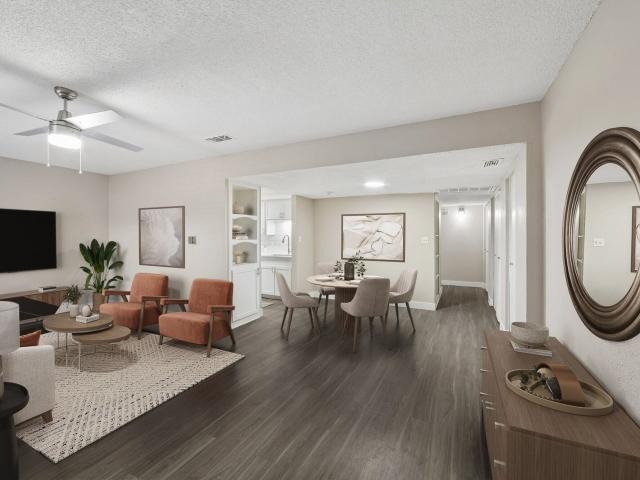 2 BR, 1 BA Apartment 1012 West Pioneer Parkway Unit 2111, Arlington, TX 76013