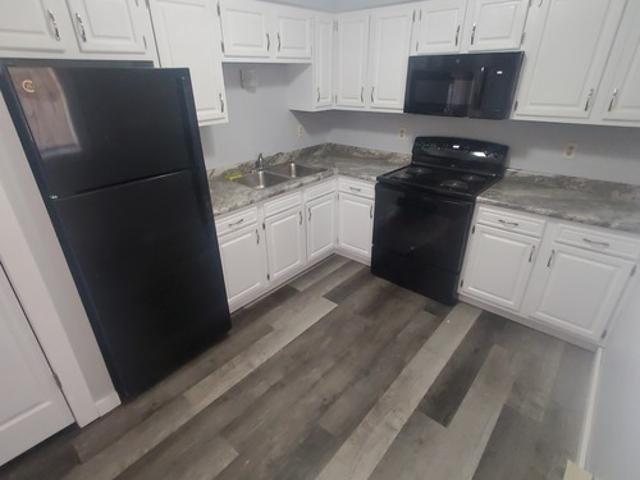 2 BR, 1 BA Apartment 1014 Pine St, Unit 1, La Crosse, WI 54601