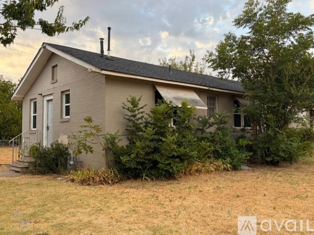 2 BR, 1 BA Apartment 1015 East Wenonah Boulevard, Wichita Falls, TX 76309