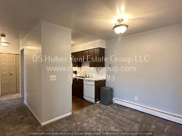 2 BR, 1 BA Apartment 1016 E. Greenlawn, Lansing, MI 48910
