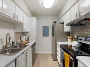 2 BR, 1 BA Apartment 101 East Pipeline Road Unit 1008, Hurst, TX 76053