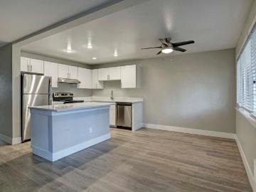 2 BR, 1 BA Apartment 1020 Central Avenue North Unit 302, Kent, WA 98031