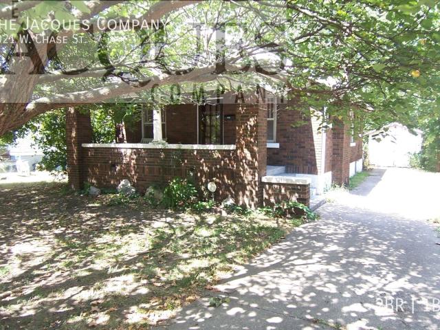 2 BR, 1 BA Apartment 1021 W. Chase St Springfield, MO 65803