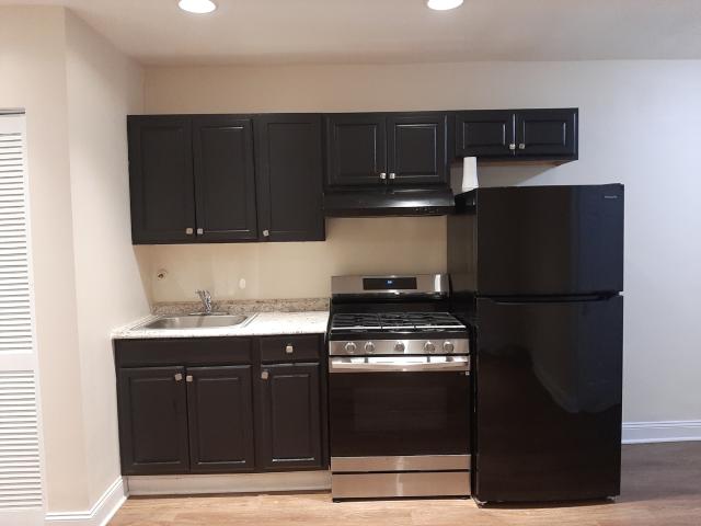 2 BR, 1 BA Apartment 1027 16th St NE, Washington, DC 20002