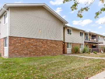2 BR, 1 BA Apartment 10280 W Dean Rd, Milwaukee, WI 53224