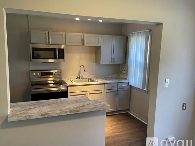 2 BR, 1 BA Apartment 1029 Covington Dr, Unit 1029, Detroit, MI 48203