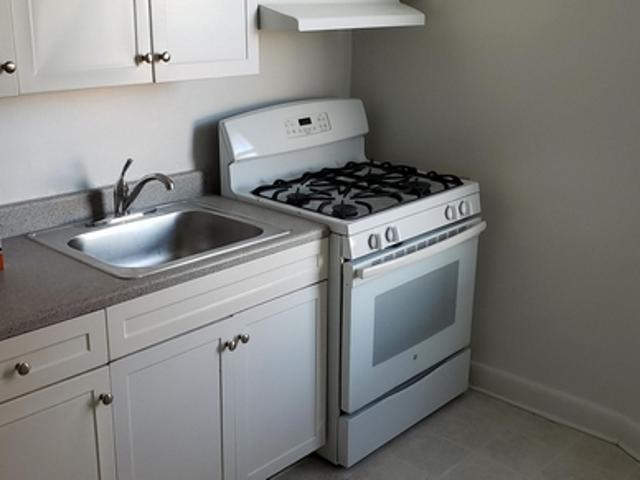 2 BR, 1 BA Apartment 102 40 62nd Ave, Queens, NY 11375