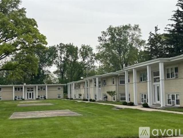 2 BR, 1 BA Apartment 1032 E Division St, Unit C, Lombard, IL 60148