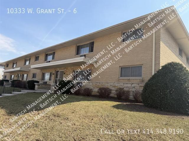 2 BR, 1 BA Apartment 10333 W. Grant St West Allis, WI 53227