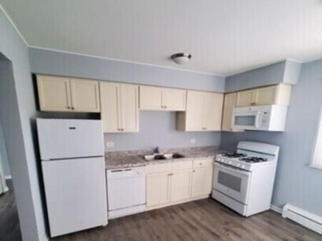 2 BR, 1 BA Apartment 1034 E Division St, Unit C, Lombard, IL 60148
