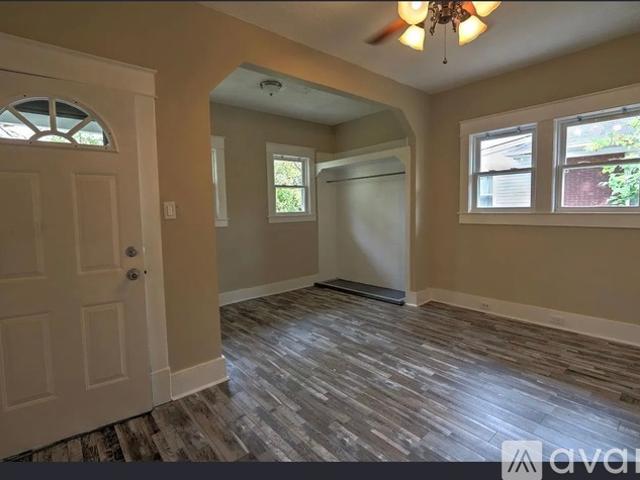 2 BR, 1 BA Apartment 107 Penmoken Park, Lexington, KY 40503