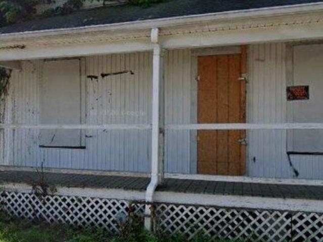 2 BR, 1 BA Apartment 1045 Orange St, Indianapolis, IN 46203