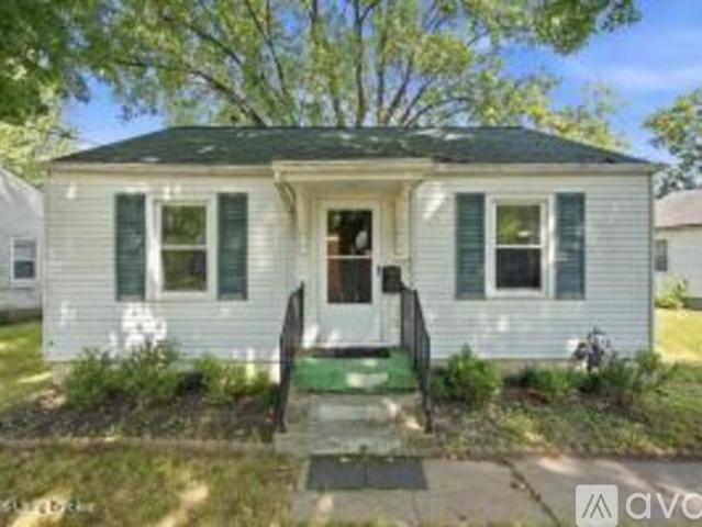2 BR, 1 BA Apartment 1047 Seelbach Ave, Louisville, KY 40215