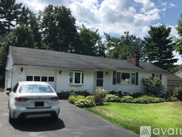 2 BR, 1 BA Apartment 104 Edgemere Ln, Unit 23, Fayetteville, NY 13066