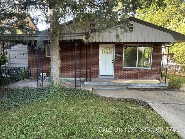 2 BR, 1 BA Apartment 1050 E 400 S, Salt Lake City, UT 84102