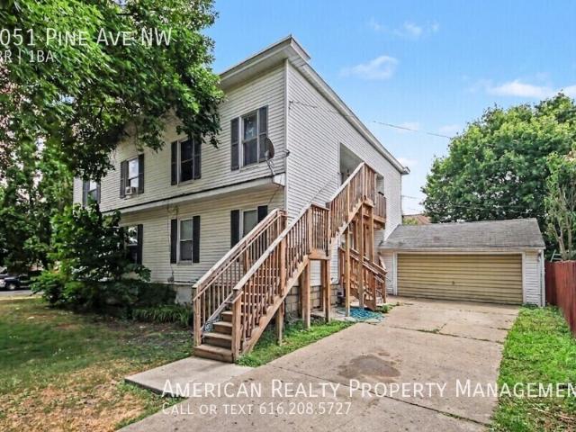 2 BR, 1 BA Apartment 1051 Pine Ave NW, Grand Rapids, MI 49504